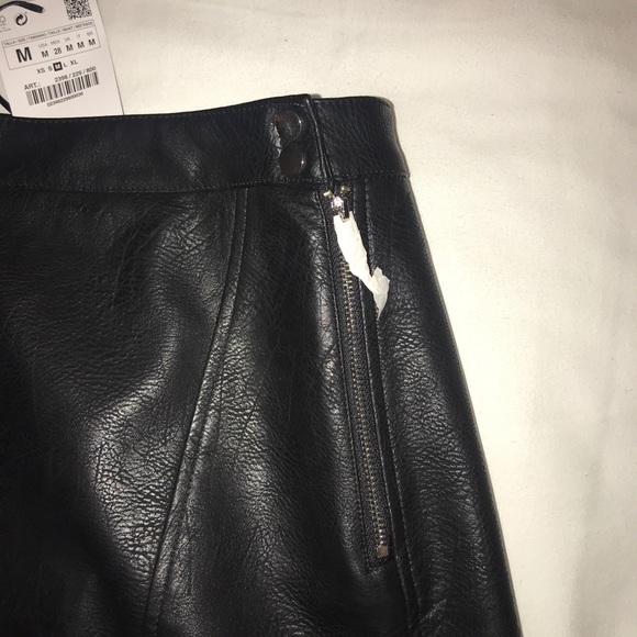 Zara Black Leather Mini Skirt - Picture 4 of 5